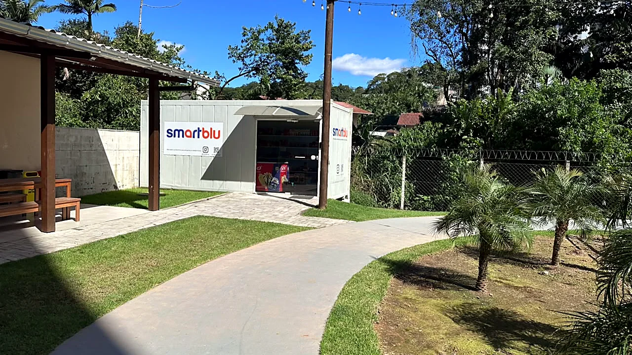 O Smartblu no jardim.